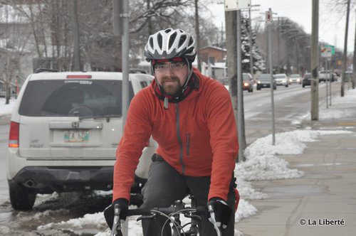 Jonathan Boisvert termine son premier hiver à vélo et affirme que les bienfaits de faire du sport en hiver dépassent grandement les difficultés.