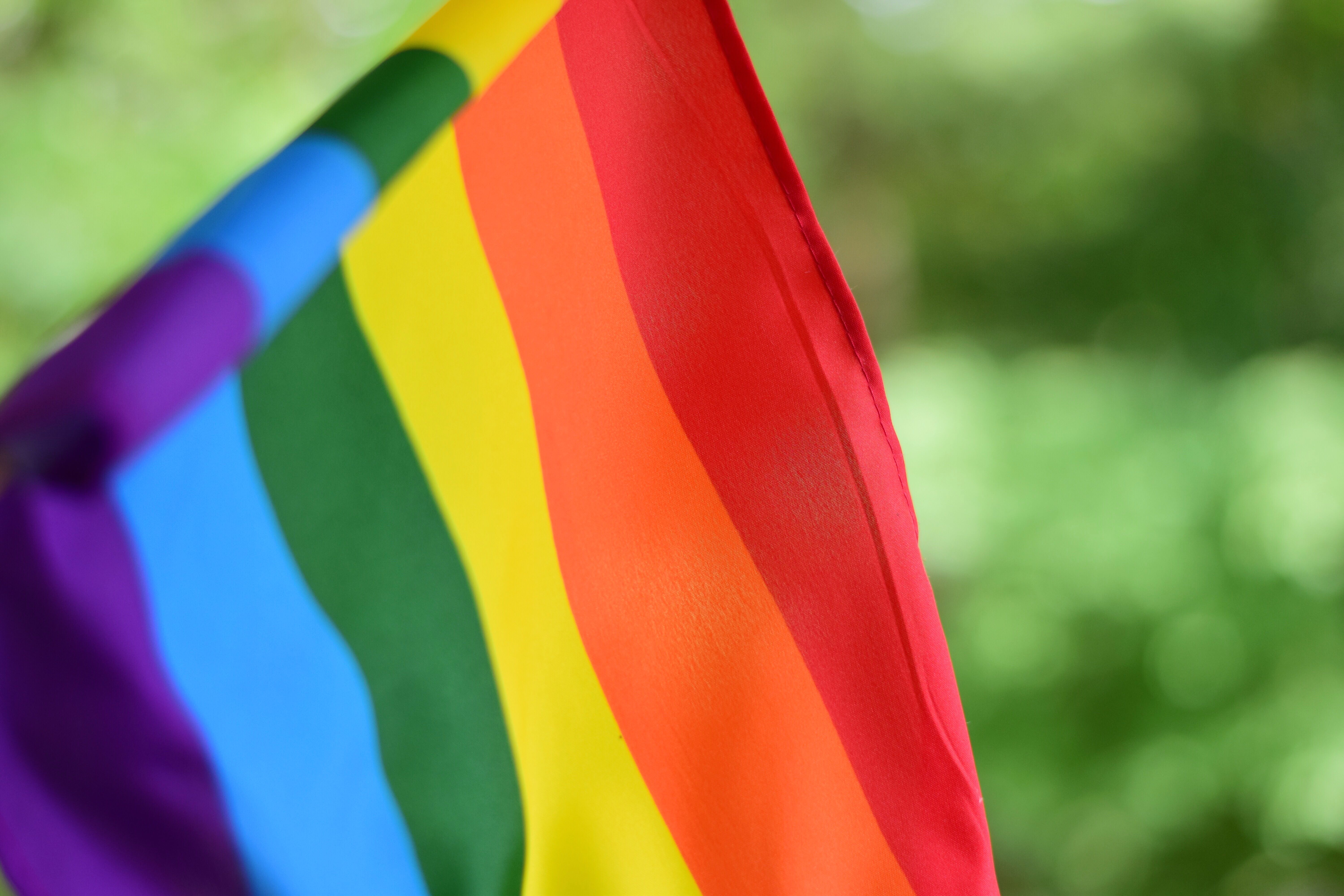 Le drapeau arc-en-ciel LGBTQ+.