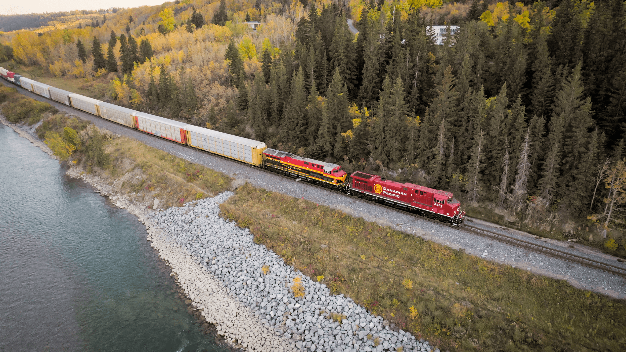 La Compagnie des chemins de fer nationaux du Canada (CN) et la Compagnie du Canadien Pacifique Kansas City (CPKC) ont entamé un arrêt de travail.