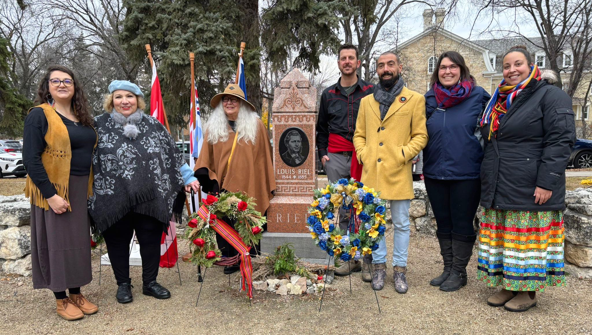 Plusieurs membres de l'Union étaient présents pour l'occasion. De gauche à droite : Crystal Desrosiers, Paulette Duguay, Dée-Anne Vermette, Richard Turenne, Eric Plamondon,  Christine Graff et Mona Moquin. (photo : Fanny Demeusy)