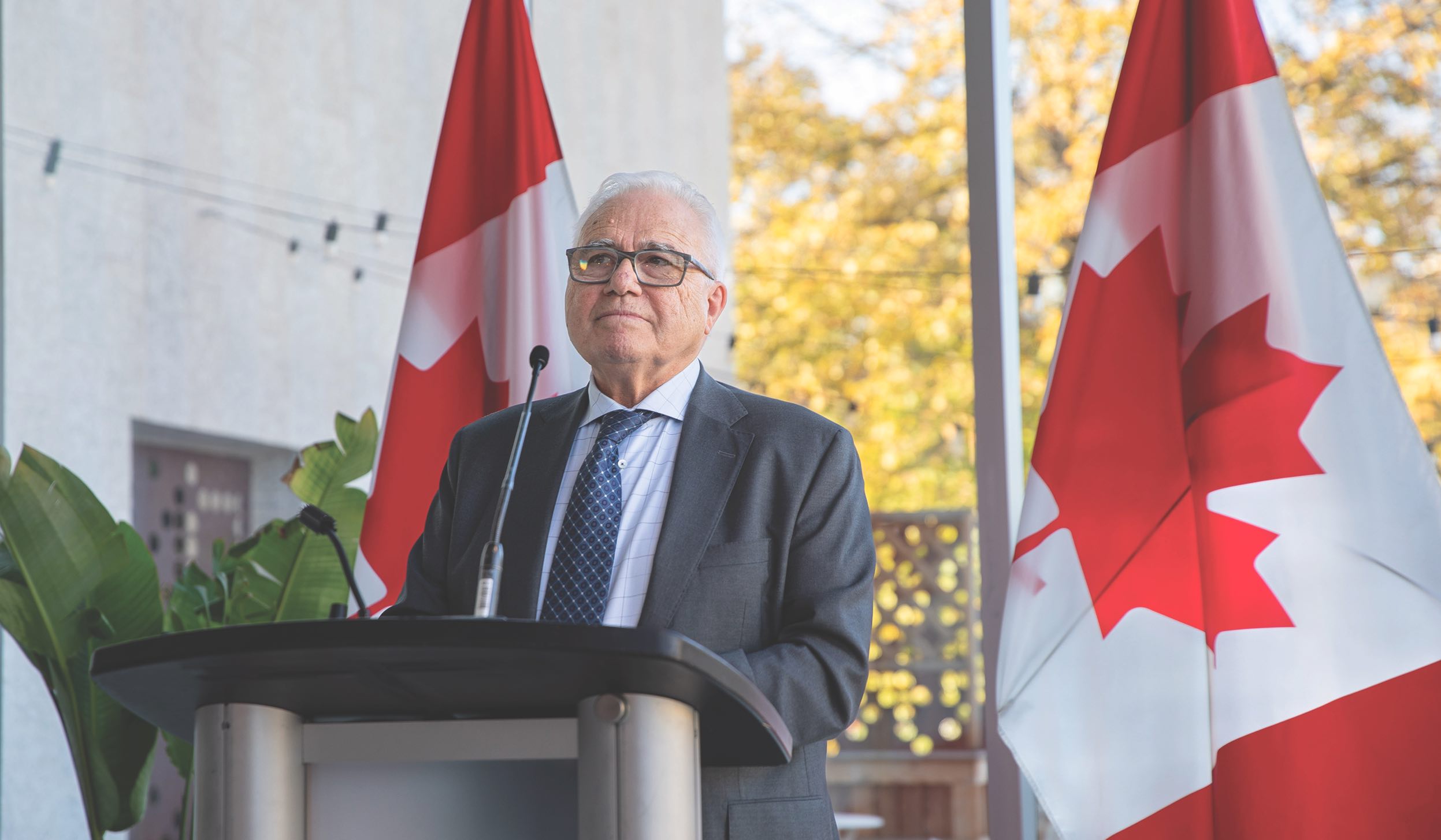 Raymond Théberge termine son mandat de commissaire aux langues officielles en décembre 2024.