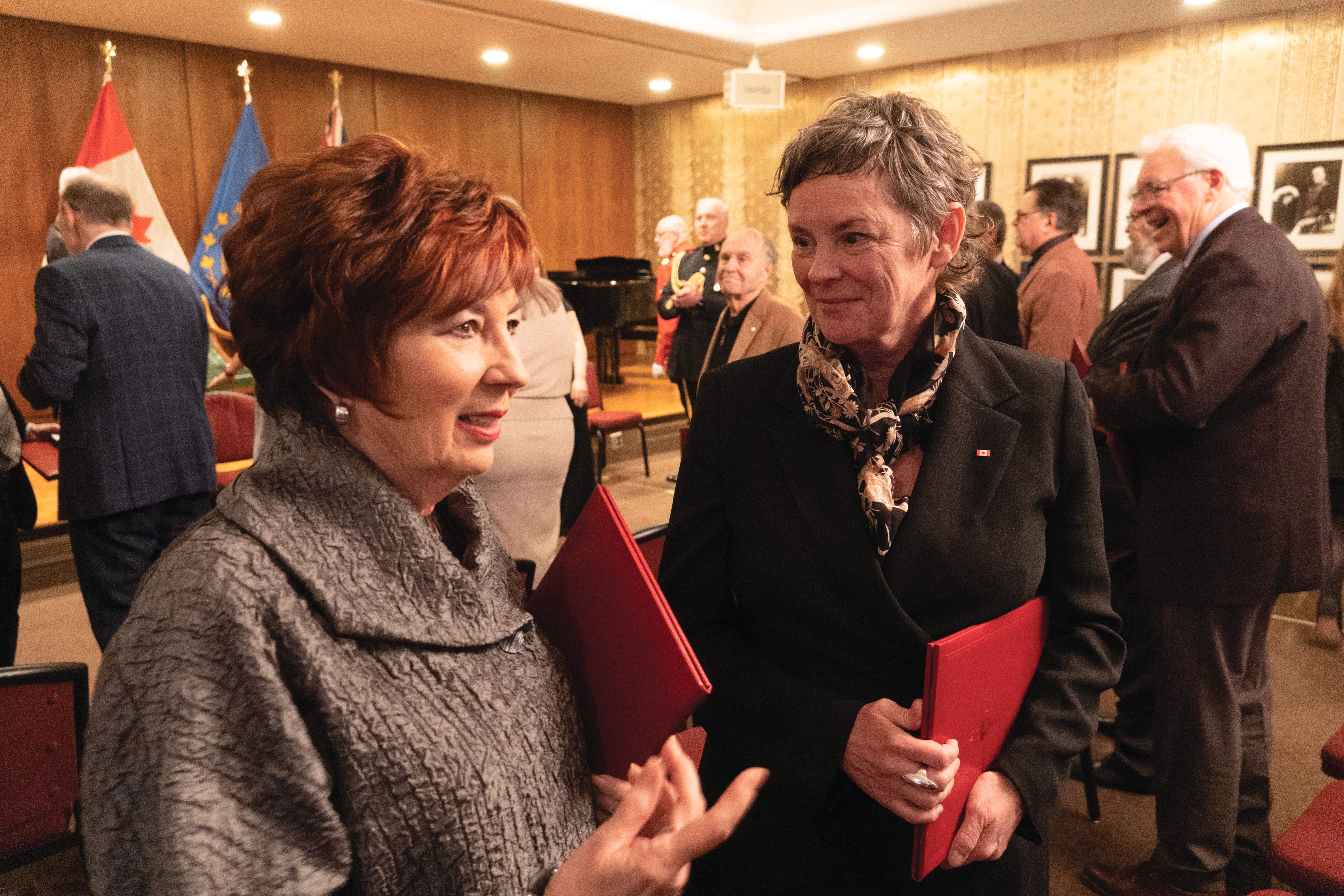 Claudette Tardif 
 et Danielle Sturk.