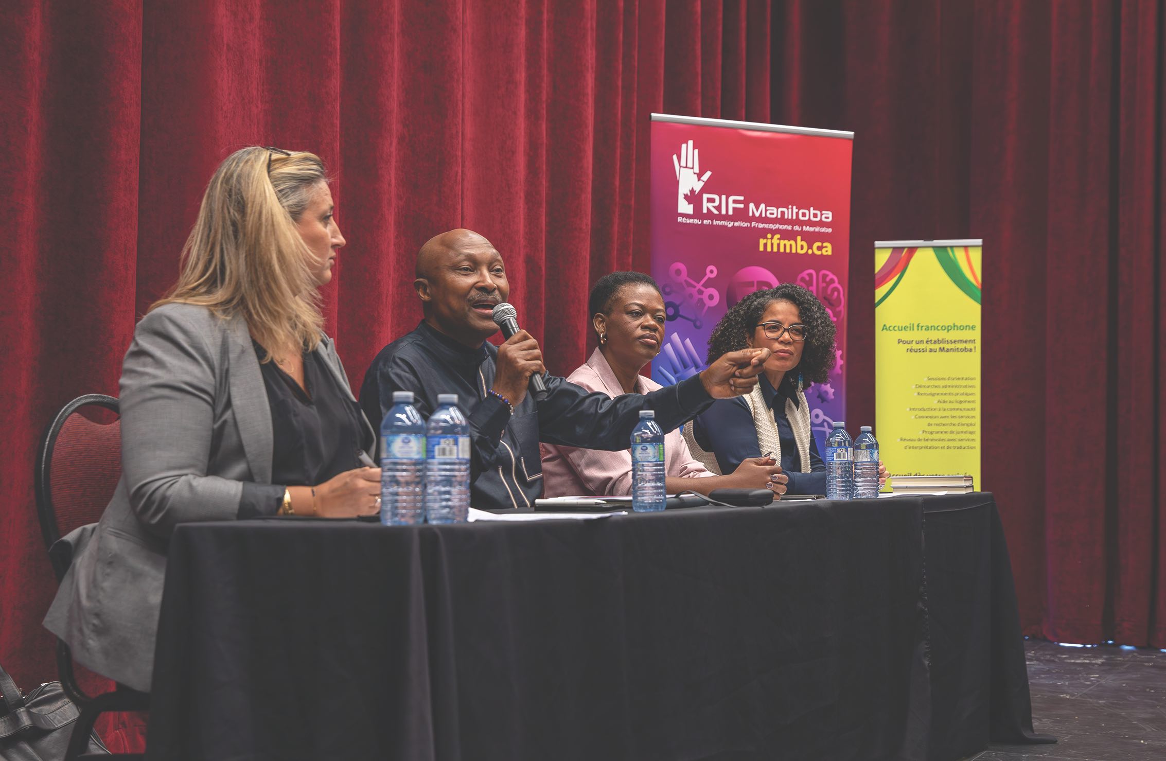 De gauche à droite, les membres du panel lors de la conférence : Sophie Gaulin, Alphonse Ndem Ahola, Kimberly Jean Pharuns et Angela Cassie.