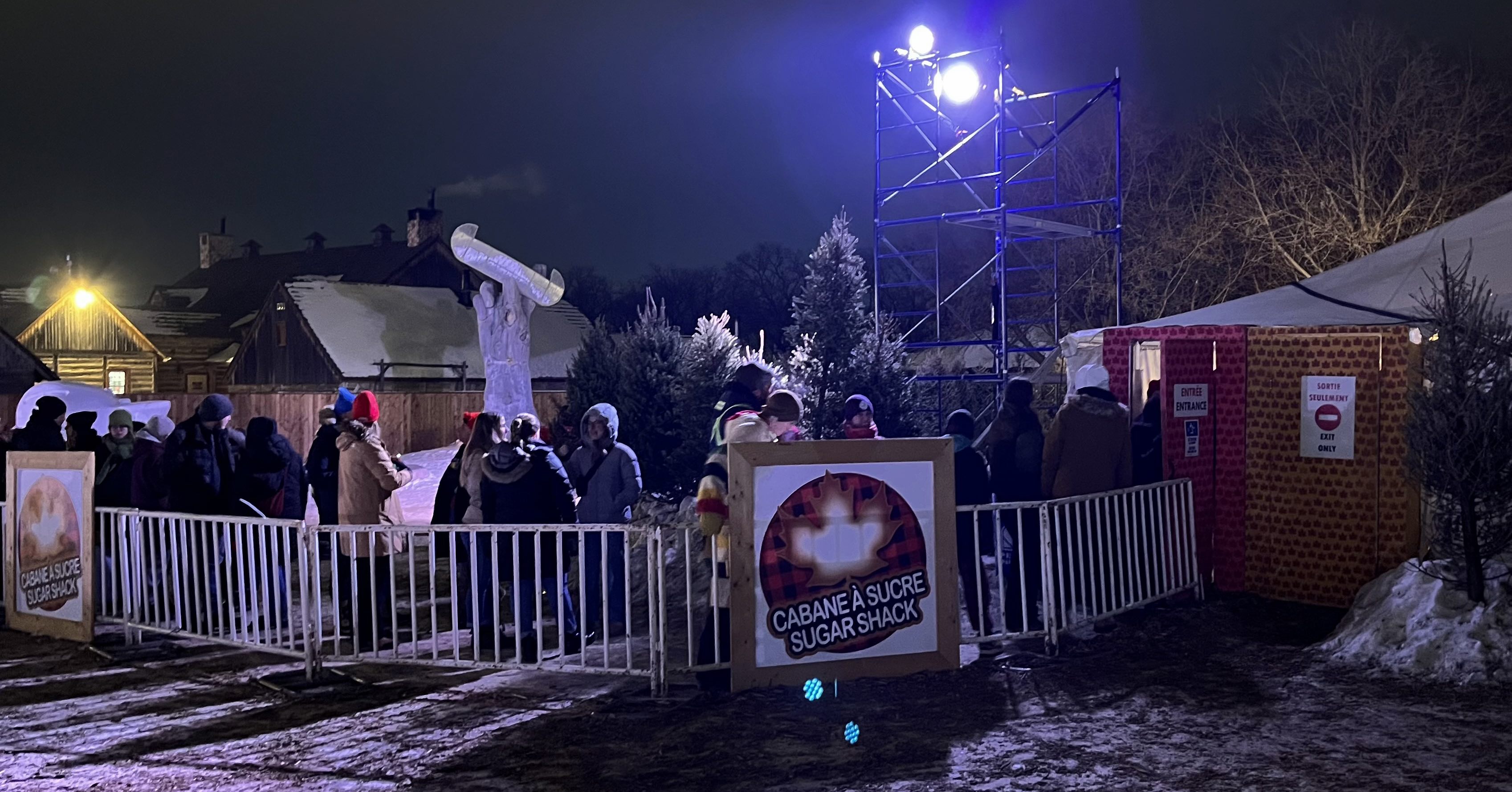 La Cabane à sucre a aussi attiré du monde qui voulait goûter à la traditionnelle tire à l'érable.